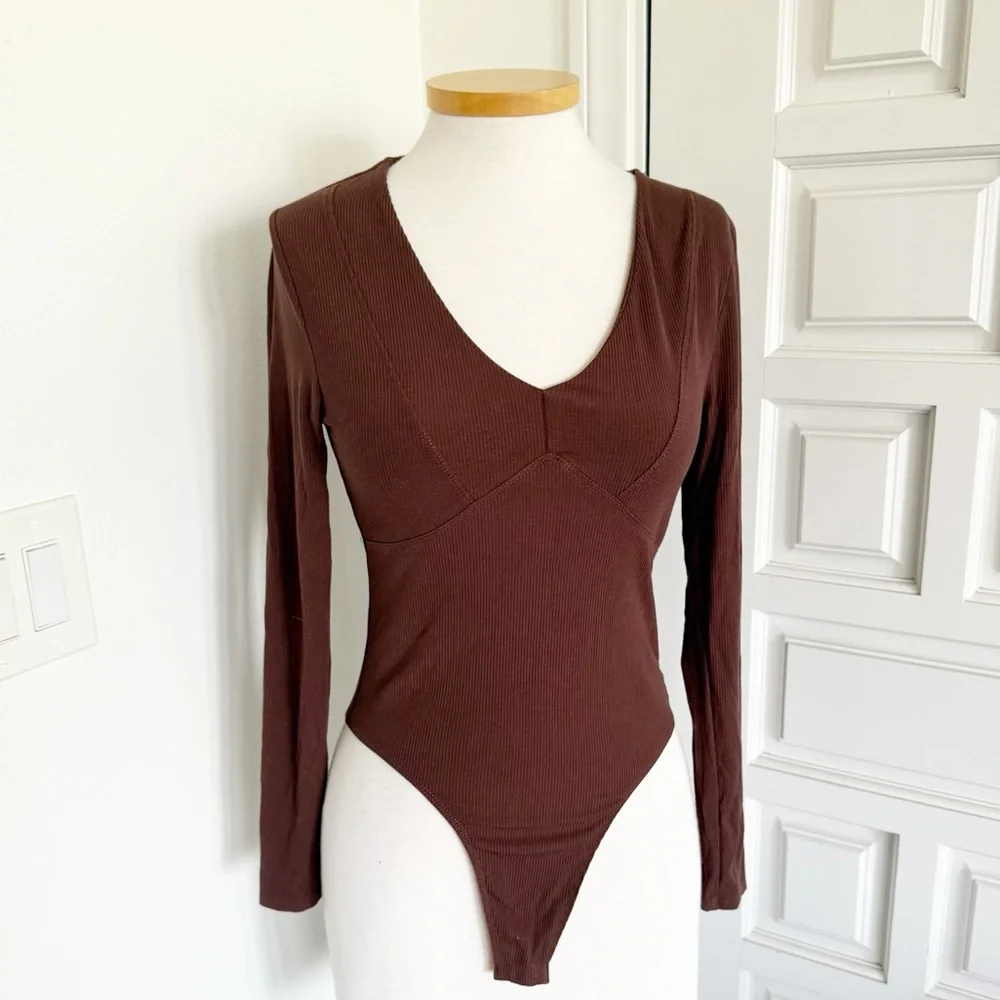 Steve Madden Brown Long Sleeve Bodysuit V-Neck Ribbed Size Small